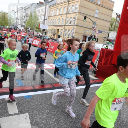 25.04.2026 - Das Zehntel Strokosch-Dieckow http://msf.ph/oto/9624466 25.04.2026 10:59:41 Ziel 5015, 5311, 5316, 5323, 5347, 5629, 5668, 5676, 5824, 5933, 6105, 6114, 6304, 6308, 6369, 6467, 6746, 6759, 7055, 7080, 7232, 7297, 7467, 7597, 7636, 7666, 7866, 10162 meine-sportfotos.de