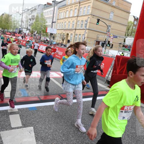 25.04.2026 - Das Zehntel Strokosch-Dieckow http://msf.ph/oto/9624479 25.04.2026 10:59:41 Ziel 5015, 5311, 5316, 5323, 5347, 5629, 5668, 5676, 5824, 5933, 6105, 6114, 6304, 6308, 6369, 6467, 6746, 6759, 7055, 7080, 7232, 7297, 7467, 7597, 7636, 7666, 7866, 10162 meine-sportfotos.de