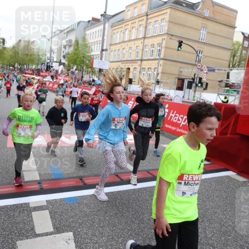 25.04.2026 - Das Zehntel Strokosch-Dieckow http://msf.ph/oto/9624491 25.04.2026 10:59:40 Ziel 5015, 5311, 5315, 5316, 5320, 5323, 5347, 5629, 5666, 5668, 5676, 5824, 5933, 6105, 6114, 6304, 6308, 6369, 6467, 6471, 6746, 6759, 7055, 7080, 7232, 7297, 7636, 7666, 7866, 10162 meine-sportfotos.de