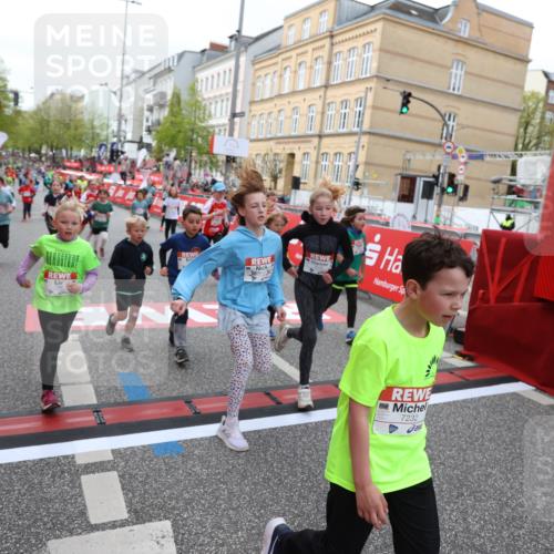 25.04.2026 - Das Zehntel Strokosch-Dieckow http://msf.ph/oto/9624499 25.04.2026 10:59:40 Ziel 5015, 5311, 5315, 5316, 5320, 5323, 5347, 5629, 5666, 5668, 5676, 5824, 5933, 6105, 6114, 6304, 6308, 6369, 6467, 6471, 6746, 6759, 7055, 7080, 7232, 7297, 7636, 7666, 7866, 10162 meine-sportfotos.de