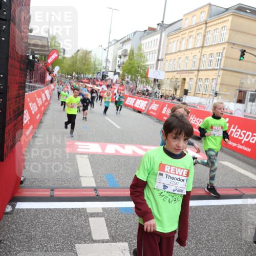 25.04.2026 - Das Zehntel Strokosch-Dieckow http://msf.ph/oto/9624550 25.04.2026 10:59:37 Ziel 5015, 5073, 5266, 5315, 5320, 5485, 5496, 5629, 5666, 5676, 5824, 6105, 6114, 6304, 6308, 6370, 6377, 6400, 6471, 6478, 6484, 6932, 6961, 7055, 7232, 7297, 7647, 7887, 7901, 10162 meine-sportfotos.de