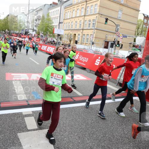 25.04.2026 - Das Zehntel Strokosch-Dieckow http://msf.ph/oto/9624575 25.04.2026 10:59:37 Ziel 5015, 5073, 5266, 5315, 5320, 5485, 5496, 5629, 5666, 5676, 5824, 6105, 6114, 6304, 6308, 6370, 6377, 6400, 6471, 6478, 6484, 6932, 6961, 7055, 7232, 7297, 7647, 7887, 7901, 10162 meine-sportfotos.de