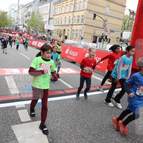 25.04.2026 - Das Zehntel Strokosch-Dieckow http://msf.ph/oto/9624601 25.04.2026 10:59:37 Ziel 5015, 5073, 5266, 5315, 5320, 5485, 5496, 5629, 5666, 5676, 5824, 6105, 6114, 6304, 6308, 6370, 6377, 6400, 6471, 6478, 6484, 6932, 6961, 7055, 7232, 7297, 7647, 7887, 7901, 10162 meine-sportfotos.de
