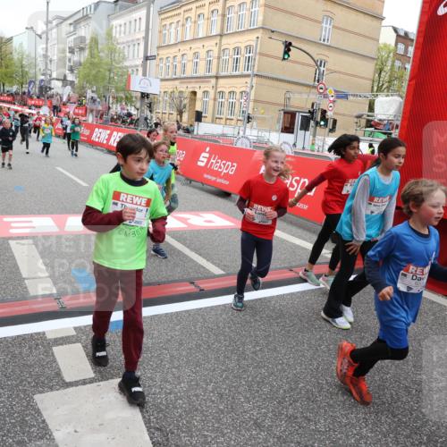25.04.2026 - Das Zehntel Strokosch-Dieckow http://msf.ph/oto/9624613 25.04.2026 10:59:37 Ziel 5015, 5073, 5266, 5315, 5320, 5485, 5496, 5629, 5666, 5676, 5824, 6105, 6114, 6304, 6308, 6370, 6377, 6400, 6471, 6478, 6484, 6932, 6961, 7055, 7232, 7297, 7647, 7887, 7901, 10162 meine-sportfotos.de
