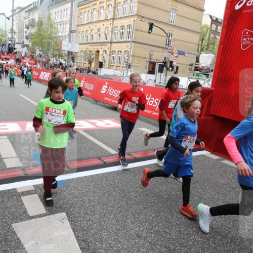 25.04.2026 - Das Zehntel Strokosch-Dieckow http://msf.ph/oto/9624628 25.04.2026 10:59:37 Ziel 5015, 5073, 5266, 5315, 5320, 5485, 5496, 5629, 5666, 5676, 5824, 6105, 6114, 6304, 6308, 6370, 6377, 6400, 6471, 6478, 6484, 6932, 6961, 7055, 7232, 7297, 7647, 7887, 7901, 10162 meine-sportfotos.de