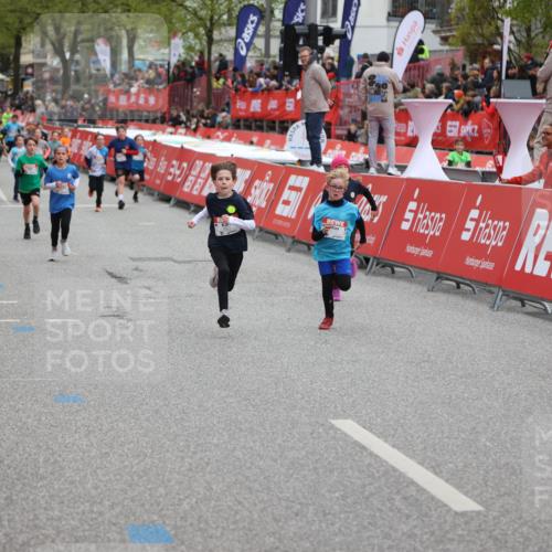 25.04.2026 - Das Zehntel Strokosch-Dieckow http://msf.ph/oto/9624633 25.04.2026 10:54:39 Ziel 5030, 5173, 5564, 5683, 5795, 6051, 6060, 6106, 6212, 6213, 6231, 6926, 7153, 7191, 7194, 7243, 7387, 7690, 7697 meine-sportfotos.de