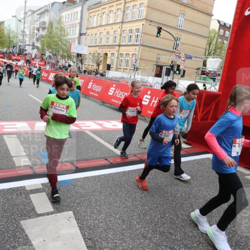 25.04.2026 - Das Zehntel Strokosch-Dieckow http://msf.ph/oto/9624671 25.04.2026 10:59:36 Ziel 5015, 5073, 5266, 5315, 5320, 5485, 5496, 5629, 5666, 5676, 5824, 6105, 6114, 6298, 6304, 6308, 6370, 6377, 6400, 6471, 6478, 6484, 6727, 6932, 6961, 7055, 7297, 7647, 7653, 7659, 7790, 7887, 7901, 10162 meine-sportfotos.de