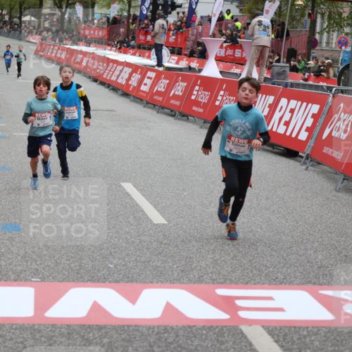 25.04.2026 - Das Zehntel Strokosch-Dieckow http://msf.ph/oto/9624685 25.04.2026 10:48:12 Ziel 6062, 6103, 6956, 7891 meine-sportfotos.de