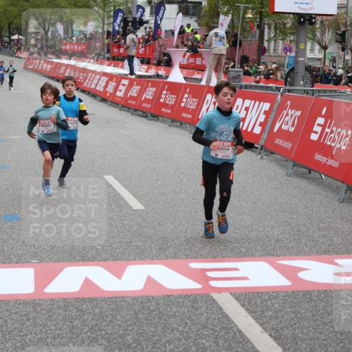 25.04.2026 - Das Zehntel Strokosch-Dieckow http://msf.ph/oto/9624725 25.04.2026 10:48:12 Ziel 6062, 6103, 6956, 7891 meine-sportfotos.de