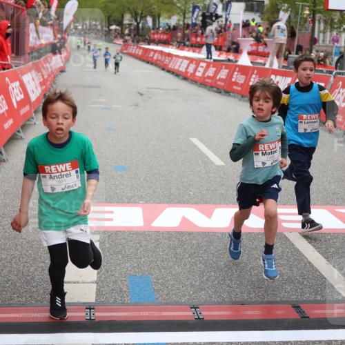 25.04.2026 - Das Zehntel Strokosch-Dieckow http://msf.ph/oto/9624746 25.04.2026 10:48:13 Ziel 6062, 6103, 6956, 7891 meine-sportfotos.de