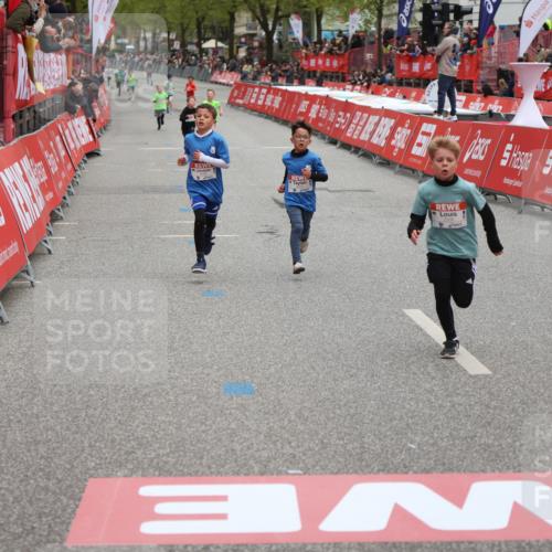 25.04.2026 - Das Zehntel Strokosch-Dieckow http://msf.ph/oto/9624766 25.04.2026 10:48:21 Ziel 6324, 6329, 7496, 7539 meine-sportfotos.de
