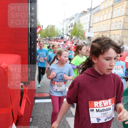 25.04.2026 - Das Zehntel Strokosch-Dieckow http://msf.ph/oto/9624768 25.04.2026 10:59:33 Ziel 5068, 5073, 5137, 5266, 5315, 5320, 5485, 5496, 5666, 5824, 6191, 6298, 6304, 6370, 6377, 6400, 6471, 6478, 6484, 6647, 6727, 6730, 6878, 6902, 6932, 6961, 7297, 7532, 7647, 7653, 7659, 7790, 7887, 7901, 10162 meine-sportfotos.de