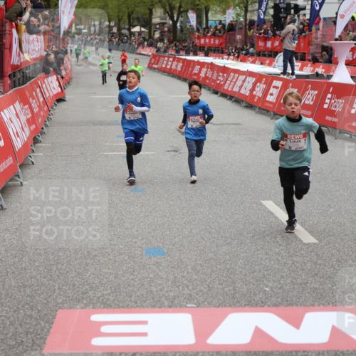 25.04.2026 - Das Zehntel Strokosch-Dieckow http://msf.ph/oto/9624776 25.04.2026 10:48:21 Ziel 6324, 6329, 7496, 7539 meine-sportfotos.de