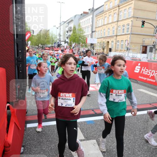25.04.2026 - Das Zehntel Strokosch-Dieckow http://msf.ph/oto/9624800 25.04.2026 10:59:32 Ziel 5068, 5073, 5137, 5266, 5315, 5320, 5485, 5496, 5648, 5666, 6191, 6298, 6370, 6377, 6400, 6471, 6478, 6484, 6647, 6727, 6730, 6878, 6902, 6932, 6961, 7532, 7595, 7647, 7653, 7659, 7790, 7887, 7901 meine-sportfotos.de