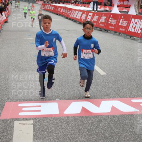 25.04.2026 - Das Zehntel Strokosch-Dieckow http://msf.ph/oto/9624815 25.04.2026 10:48:23 Ziel 6324, 6329, 7496, 7539 meine-sportfotos.de