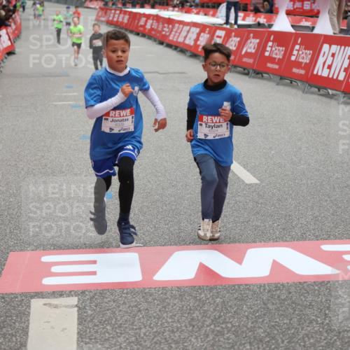 25.04.2026 - Das Zehntel Strokosch-Dieckow http://msf.ph/oto/9624824 25.04.2026 10:48:23 Ziel 6324, 6329, 7496, 7539 meine-sportfotos.de
