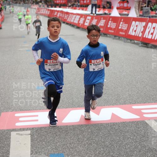 25.04.2026 - Das Zehntel Strokosch-Dieckow http://msf.ph/oto/9624834 25.04.2026 10:48:23 Ziel 6324, 6329, 7496, 7539 meine-sportfotos.de