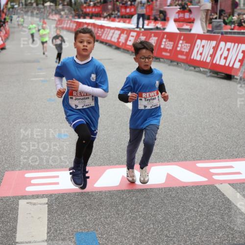 25.04.2026 - Das Zehntel Strokosch-Dieckow http://msf.ph/oto/9624844 25.04.2026 10:48:23 Ziel 6324, 6329, 7496, 7539 meine-sportfotos.de