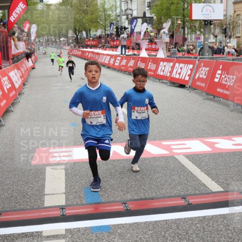 25.04.2026 - Das Zehntel Strokosch-Dieckow http://msf.ph/oto/9624854 25.04.2026 10:48:23 Ziel 6324, 6329, 7496, 7539 meine-sportfotos.de