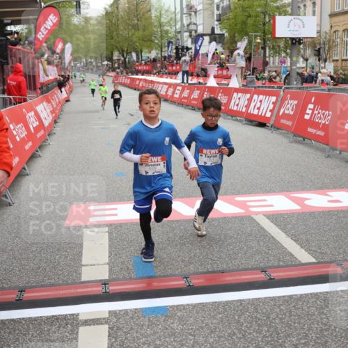 25.04.2026 - Das Zehntel Strokosch-Dieckow http://msf.ph/oto/9624863 25.04.2026 10:48:23 Ziel 6324, 6329, 7496, 7539 meine-sportfotos.de