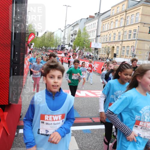 25.04.2026 - Das Zehntel Strokosch-Dieckow http://msf.ph/oto/9624880 25.04.2026 10:59:31 Ziel 5068, 5073, 5137, 5266, 5407, 5485, 5496, 5648, 6191, 6298, 6370, 6377, 6400, 6478, 6484, 6647, 6727, 6730, 6878, 6902, 6932, 6961, 7196, 7532, 7595, 7647, 7653, 7659, 7760, 7790, 7887, 7901, 8071 meine-sportfotos.de