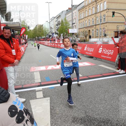 25.04.2026 - Das Zehntel Strokosch-Dieckow http://msf.ph/oto/9624886 25.04.2026 10:48:24 Ziel 6324, 6329, 7539 meine-sportfotos.de