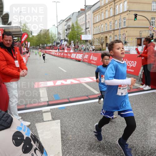 25.04.2026 - Das Zehntel Strokosch-Dieckow http://msf.ph/oto/9624896 25.04.2026 10:48:24 Ziel 6324, 6329, 7539 meine-sportfotos.de