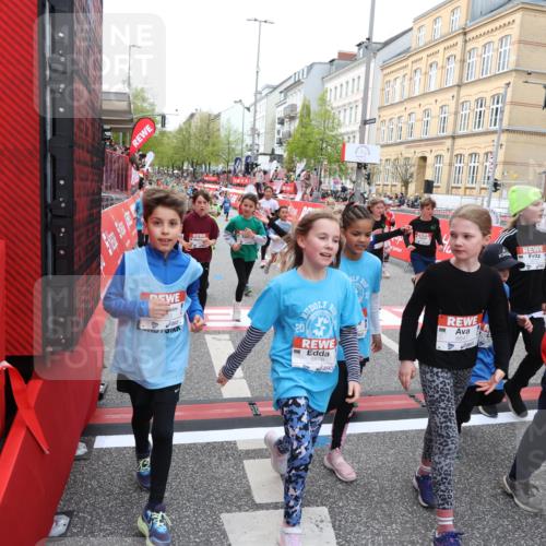 25.04.2026 - Das Zehntel Strokosch-Dieckow http://msf.ph/oto/9624905 25.04.2026 10:59:31 Ziel 5068, 5073, 5137, 5266, 5407, 5485, 5496, 5648, 6191, 6298, 6370, 6377, 6400, 6478, 6484, 6647, 6727, 6730, 6878, 6902, 6932, 6961, 7196, 7532, 7595, 7647, 7653, 7659, 7760, 7790, 7887, 7901, 8071 meine-sportfotos.de