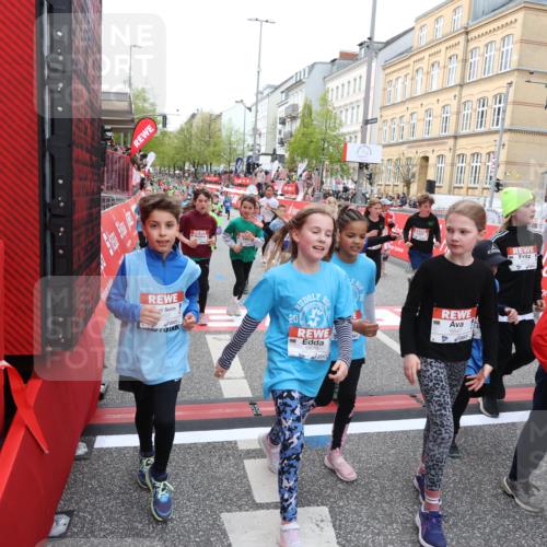 25.04.2026 - Das Zehntel Strokosch-Dieckow http://msf.ph/oto/9624917 25.04.2026 10:59:31 Ziel 5068, 5073, 5137, 5266, 5407, 5485, 5496, 5648, 6191, 6298, 6370, 6377, 6400, 6478, 6484, 6647, 6727, 6730, 6878, 6902, 6932, 6961, 7196, 7532, 7595, 7647, 7653, 7659, 7760, 7790, 7887, 7901, 8071 meine-sportfotos.de