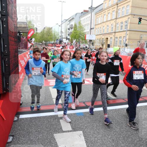 25.04.2026 - Das Zehntel Strokosch-Dieckow http://msf.ph/oto/9624957 25.04.2026 10:59:30 Ziel 5068, 5137, 5266, 5375, 5407, 5485, 5496, 5648, 5814, 6191, 6298, 6370, 6377, 6388, 6400, 6489, 6647, 6727, 6730, 6878, 6902, 6932, 7196, 7532, 7595, 7647, 7653, 7659, 7760, 7790, 7887, 7901, 8071 meine-sportfotos.de