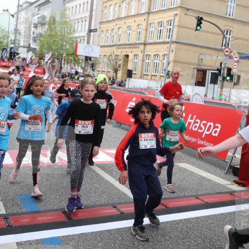 25.04.2026 - Das Zehntel Strokosch-Dieckow http://msf.ph/oto/9625001 25.04.2026 10:59:30 Ziel 5068, 5137, 5266, 5375, 5407, 5485, 5496, 5648, 5814, 6191, 6298, 6370, 6377, 6388, 6400, 6489, 6647, 6727, 6730, 6878, 6902, 6932, 7196, 7532, 7595, 7647, 7653, 7659, 7760, 7790, 7887, 7901, 8071 meine-sportfotos.de