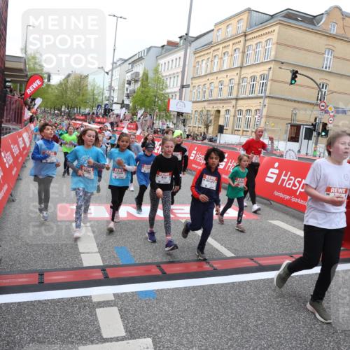 25.04.2026 - Das Zehntel Strokosch-Dieckow http://msf.ph/oto/9625025 25.04.2026 10:59:29 Ziel 5068, 5137, 5166, 5375, 5407, 5485, 5499, 5648, 5814, 5996, 6191, 6298, 6370, 6388, 6489, 6590, 6647, 6727, 6730, 6878, 6902, 7196, 7294, 7532, 7595, 7653, 7659, 7760, 7790, 7887, 7901, 8071 meine-sportfotos.de