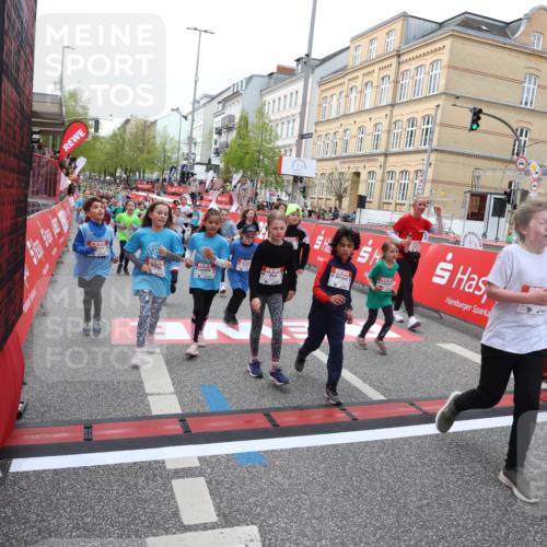 25.04.2026 - Das Zehntel Strokosch-Dieckow http://msf.ph/oto/9625038 25.04.2026 10:59:29 Ziel 5068, 5137, 5166, 5375, 5407, 5485, 5499, 5648, 5814, 5996, 6191, 6298, 6370, 6388, 6489, 6590, 6647, 6727, 6730, 6878, 6902, 7196, 7294, 7532, 7595, 7653, 7659, 7760, 7790, 7887, 7901, 8071 meine-sportfotos.de