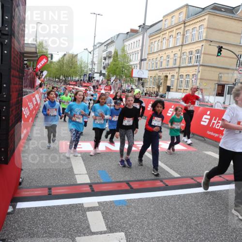 25.04.2026 - Das Zehntel Strokosch-Dieckow http://msf.ph/oto/9625051 25.04.2026 10:59:29 Ziel 5068, 5137, 5166, 5375, 5407, 5485, 5499, 5648, 5814, 5996, 6191, 6298, 6370, 6388, 6489, 6590, 6647, 6727, 6730, 6878, 6902, 7196, 7294, 7532, 7595, 7653, 7659, 7760, 7790, 7887, 7901, 8071 meine-sportfotos.de