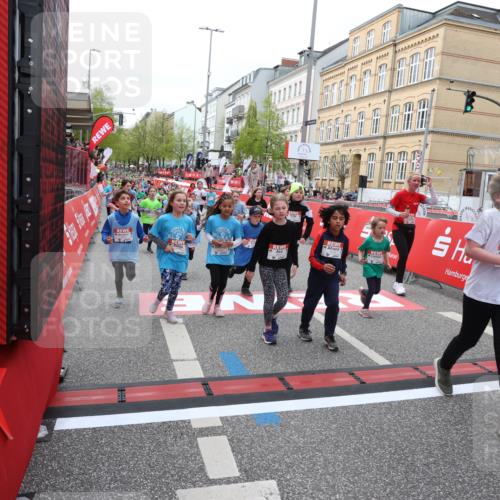 25.04.2026 - Das Zehntel Strokosch-Dieckow http://msf.ph/oto/9625065 25.04.2026 10:59:29 Ziel 5068, 5137, 5166, 5375, 5407, 5485, 5499, 5648, 5814, 5996, 6191, 6298, 6370, 6388, 6489, 6590, 6647, 6727, 6730, 6878, 6902, 7196, 7294, 7532, 7595, 7653, 7659, 7760, 7790, 7887, 7901, 8071 meine-sportfotos.de