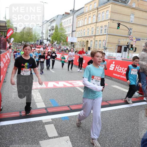 25.04.2026 - Das Zehntel Strokosch-Dieckow http://msf.ph/oto/9625147 25.04.2026 10:59:27 Ziel 5068, 5137, 5166, 5375, 5392, 5407, 5499, 5648, 5814, 5996, 6191, 6199, 6351, 6388, 6489, 6590, 6647, 6730, 6786, 6810, 6878, 6902, 7042, 7049, 7062, 7196, 7294, 7532, 7595, 7760, 8071 meine-sportfotos.de