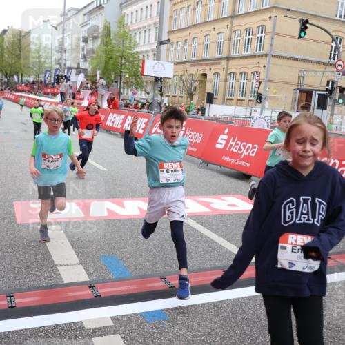 25.04.2026 - Das Zehntel Strokosch-Dieckow http://msf.ph/oto/9625176 25.04.2026 10:52:54 Ziel 6087, 6142, 6352, 6357, 6752, 7436, 7675, 8015, 8042 meine-sportfotos.de