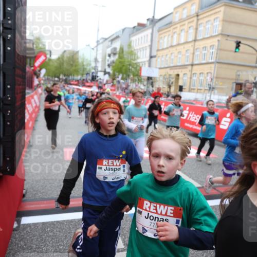 25.04.2026 - Das Zehntel Strokosch-Dieckow http://msf.ph/oto/9625178 25.04.2026 10:59:26 Ziel 5068, 5137, 5166, 5375, 5392, 5407, 5499, 5648, 5801, 5814, 5822, 5996, 6191, 6199, 6351, 6361, 6388, 6489, 6538, 6590, 6786, 6810, 6902, 6921, 6930, 7042, 7049, 7062, 7196, 7294, 7532, 7595, 7760, 8071 meine-sportfotos.de