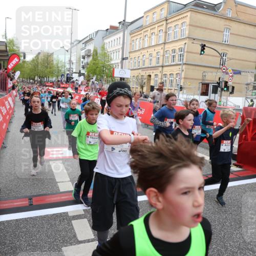 25.04.2026 - Das Zehntel Strokosch-Dieckow http://msf.ph/oto/9625219 25.04.2026 10:59:24 Ziel 5166, 5375, 5392, 5407, 5499, 5648, 5680, 5691, 5694, 5750, 5801, 5814, 5822, 5987, 5996, 6033, 6199, 6351, 6361, 6388, 6489, 6538, 6590, 6786, 6810, 6921, 6930, 7042, 7049, 7062, 7196, 7236, 7294, 7595, 7760, 7868, 8071 meine-sportfotos.de