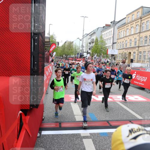 25.04.2026 - Das Zehntel Strokosch-Dieckow http://msf.ph/oto/9625320 25.04.2026 10:59:23 Ziel 5166, 5341, 5373, 5375, 5392, 5407, 5499, 5680, 5691, 5694, 5750, 5801, 5814, 5822, 5987, 5996, 6033, 6199, 6319, 6351, 6361, 6388, 6489, 6538, 6590, 6786, 6810, 6921, 6930, 7042, 7049, 7062, 7196, 7230, 7236, 7294, 7760, 7868, 8071 meine-sportfotos.de