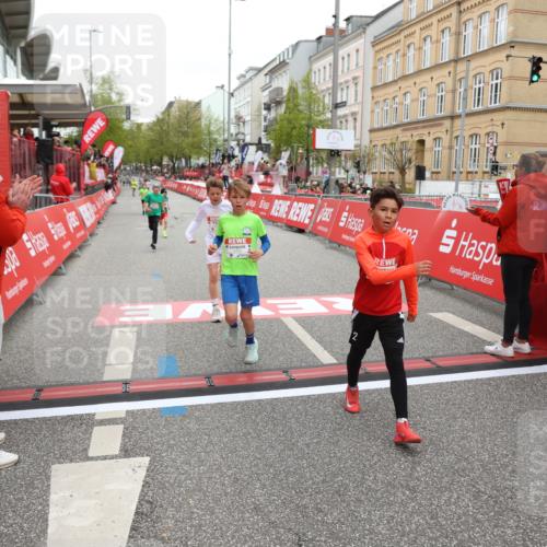 25.04.2026 - Das Zehntel Strokosch-Dieckow http://msf.ph/oto/9625344 25.04.2026 10:48:39 Ziel 5309, 6092, 6225, 7122, 8056, 8074 meine-sportfotos.de