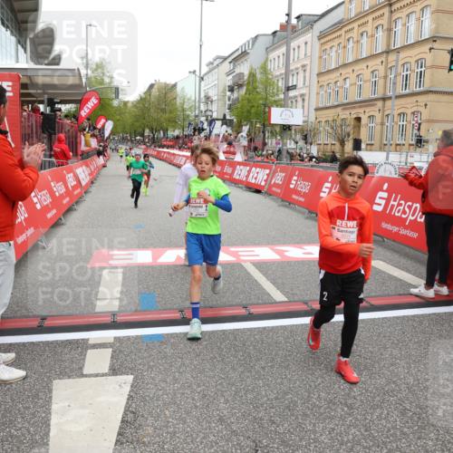 25.04.2026 - Das Zehntel Strokosch-Dieckow http://msf.ph/oto/9625365 25.04.2026 10:48:39 Ziel 5309, 6092, 6225, 7122, 8056, 8074 meine-sportfotos.de