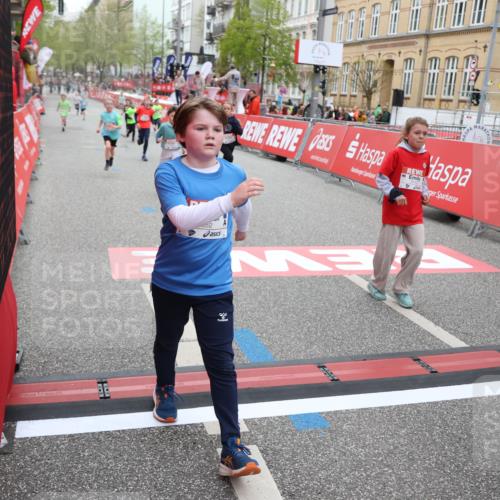 25.04.2026 - Das Zehntel Strokosch-Dieckow http://msf.ph/oto/9625371 25.04.2026 10:52:52 Ziel 5733, 6087, 6100, 6142, 6352, 6357, 7436, 7675, 7734, 7758, 8015, 8042 meine-sportfotos.de