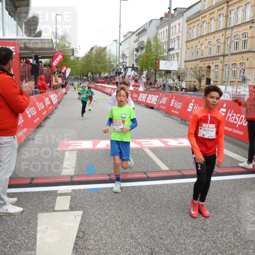25.04.2026 - Das Zehntel Strokosch-Dieckow http://msf.ph/oto/9625385 25.04.2026 10:48:39 Ziel 5309, 6092, 6225, 7122, 8056, 8074 meine-sportfotos.de