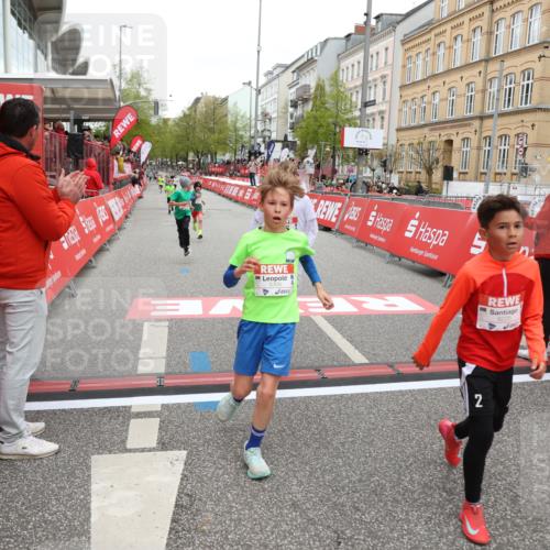 25.04.2026 - Das Zehntel Strokosch-Dieckow http://msf.ph/oto/9625412 25.04.2026 10:48:39 Ziel 5309, 6092, 6225, 7122, 8056, 8074 meine-sportfotos.de