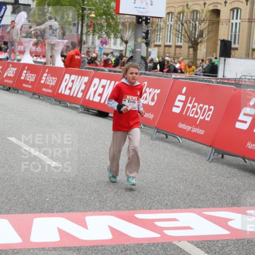 25.04.2026 - Das Zehntel Strokosch-Dieckow http://msf.ph/oto/9625458 25.04.2026 10:52:50 Ziel 5067, 5733, 6064, 6100, 6142, 6352, 6357, 6426, 7734, 7758, 8015, 8050 meine-sportfotos.de