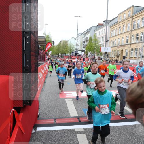 25.04.2026 - Das Zehntel Strokosch-Dieckow http://msf.ph/oto/9625518 25.04.2026 10:59:20 Ziel 5341, 5373, 5392, 5680, 5691, 5694, 5750, 5801, 5822, 5938, 5987, 6033, 6199, 6319, 6351, 6356, 6361, 6367, 6538, 6786, 6809, 6810, 6860, 6921, 6930, 7042, 7049, 7062, 7230, 7236, 7613, 7868 meine-sportfotos.de