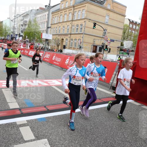 25.04.2026 - Das Zehntel Strokosch-Dieckow http://msf.ph/oto/9625597 25.04.2026 10:52:47 Ziel 5067, 5733, 6064, 6100, 6250, 6357, 6426, 7252, 7734, 7758, 7897, 8015, 8044, 8050 meine-sportfotos.de