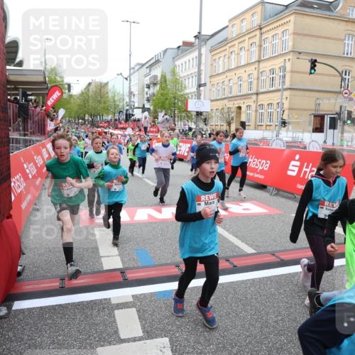 25.04.2026 - Das Zehntel Strokosch-Dieckow http://msf.ph/oto/9625600 25.04.2026 10:59:19 Ziel 5341, 5373, 5392, 5532, 5556, 5680, 5691, 5694, 5750, 5801, 5822, 5938, 5987, 6033, 6199, 6319, 6351, 6356, 6361, 6367, 6538, 6723, 6786, 6809, 6810, 6860, 6921, 6930, 7042, 7062, 7230, 7236, 7356, 7520, 7613, 7868 meine-sportfotos.de