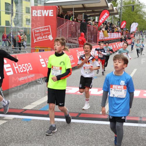25.04.2026 - Das Zehntel Strokosch-Dieckow http://msf.ph/oto/9625611 25.04.2026 10:48:53 Ziel 5103, 5502, 5921, 6317, 6971, 7239, 7604, 7624, 8052, 8062 meine-sportfotos.de